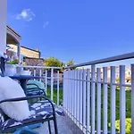 Lejlighed Beachfront Summer Oasis *