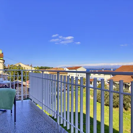 Apartman Beachfront Summer Oasis
