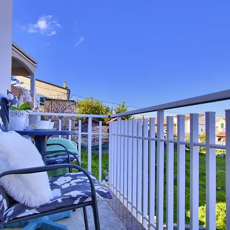 Apartman Beachfront Summer Oasis *