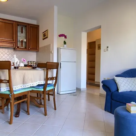 Beachfront Summer Oasis Preko