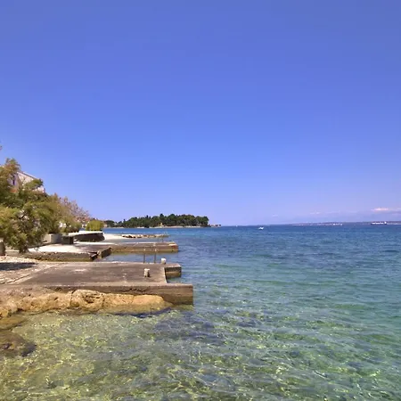 Apartman Beachfront Summer Oasis *