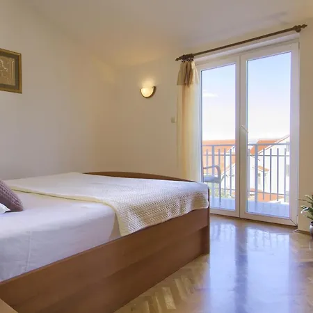 Beachfront Summer Oasis Apartament