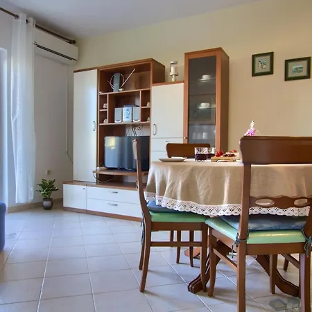 Διαμέρισμα Beachfront Summer Oasis *