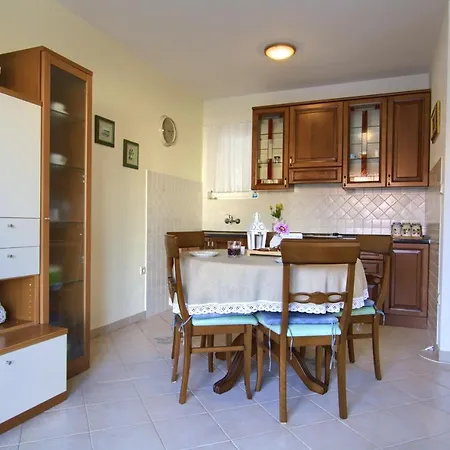 Beachfront Summer Oasis Preko