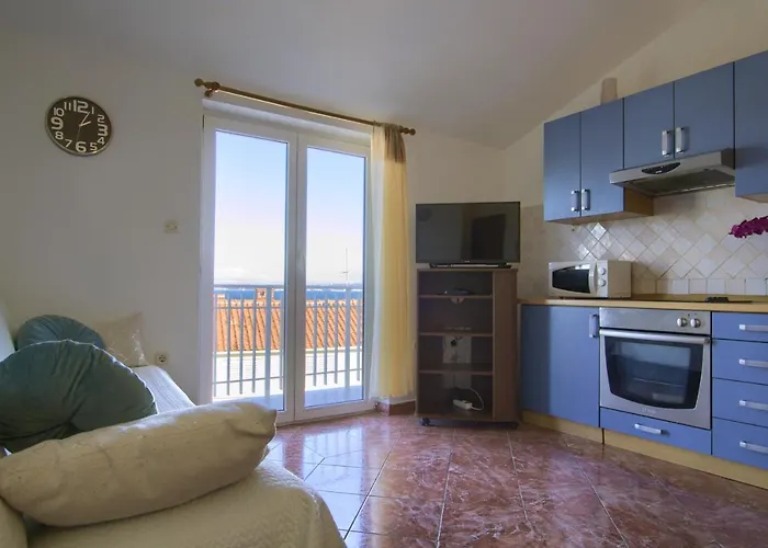 Beachfront Summer Oasis Preko