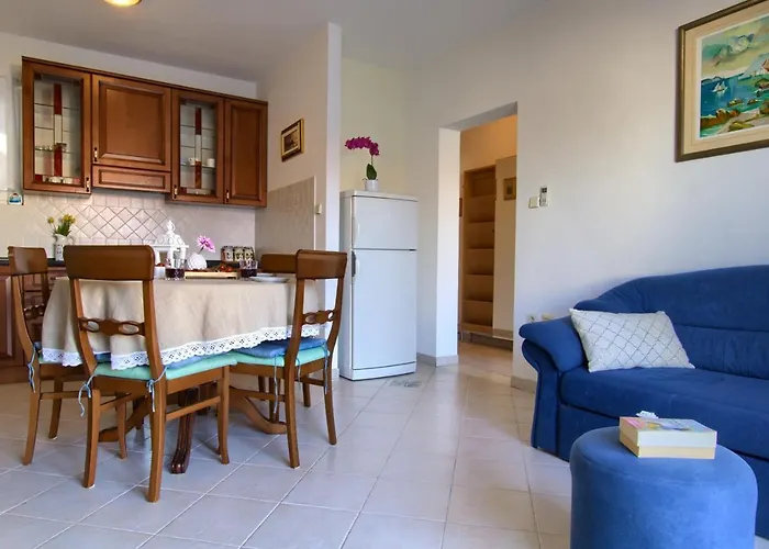 Beachfront Summer Oasis Preko