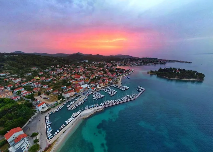 Beachfront Summer Oasis * Preko