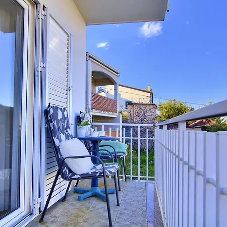 Beachfront Summer Oasis Appartement Preko