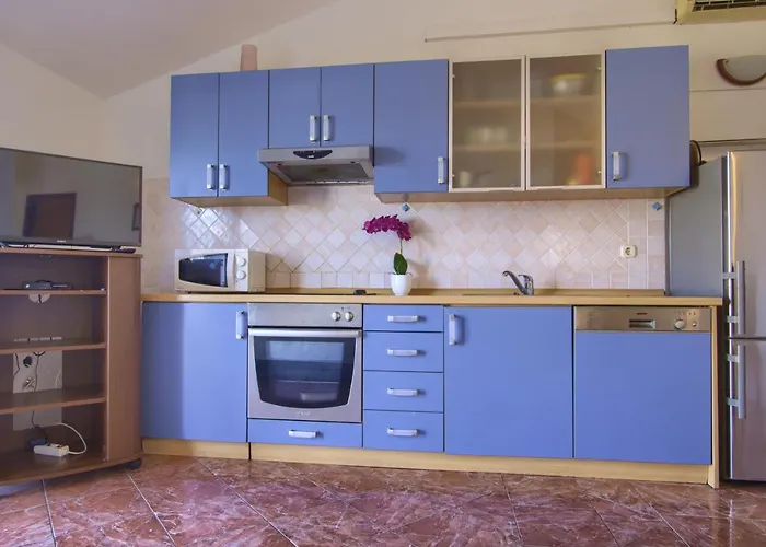 Beachfront Summer Oasis Апартаменты