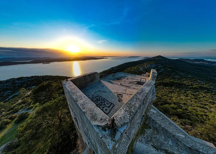 Beachfront Summer Oasis