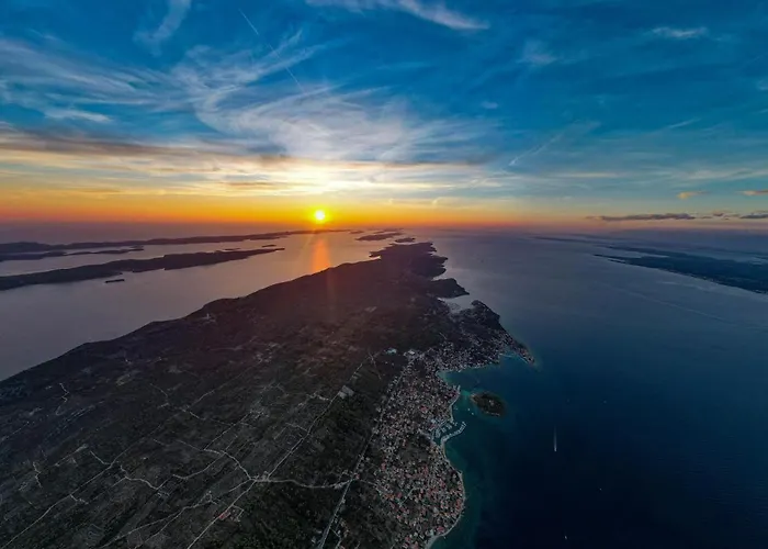 Beachfront Summer Oasis Апартаменты *